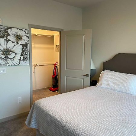 Stay Gia New Modern 1 Bedroom Apartment With Swimming Pool & Gym At Grayson Place Гудиер Экстерьер фото
